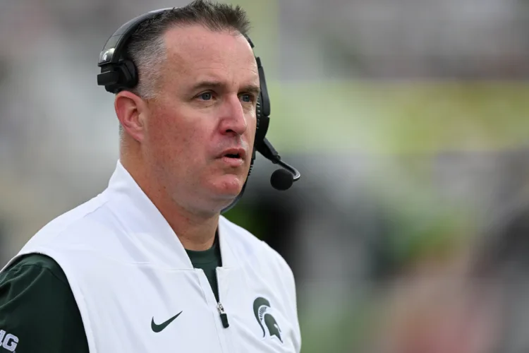 A 3-9 rebuild to 6-0: No. 9 UCLA's fast rise meets struggling Michigan State at the Rose Bowl